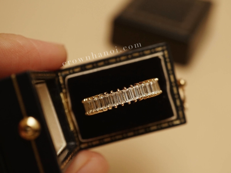 BAGUETTE ETERNITY RING