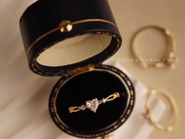 AMORE RING - HEART CRYSTAL