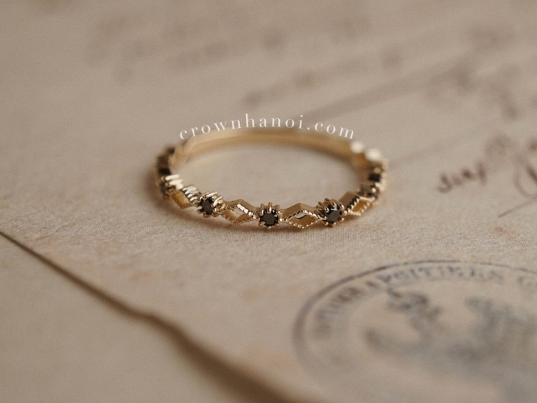 STARLIGHT BLACK DIAMOND RING