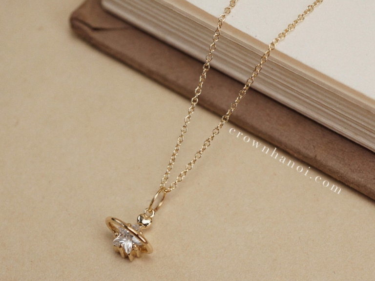 SHOOTING STAR NECKLACE