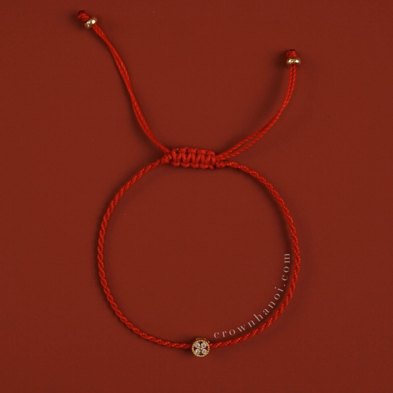 LUCKY 4 LEAF CLOVER STRING