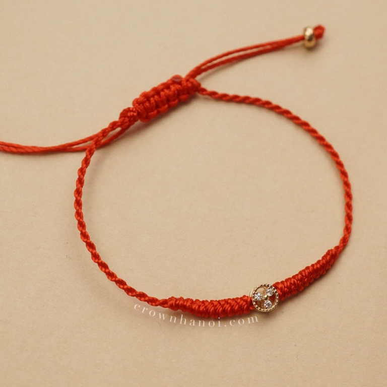 LUCKY 3 LEAF CLOVER STRING