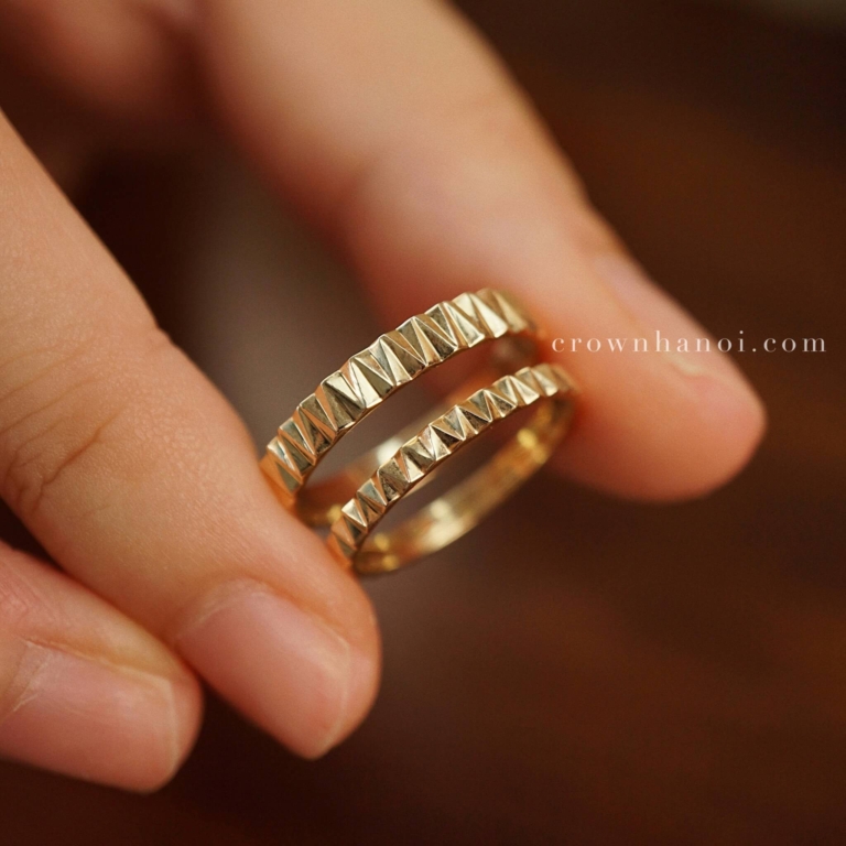 NOTCHED BAND COUPLE RING