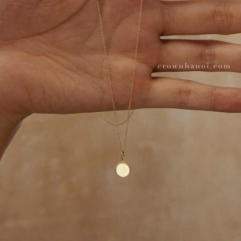 DISC MEDAL NECKLACE