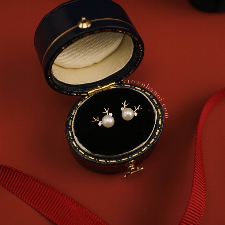 REINDEER PEARL EARRINGS