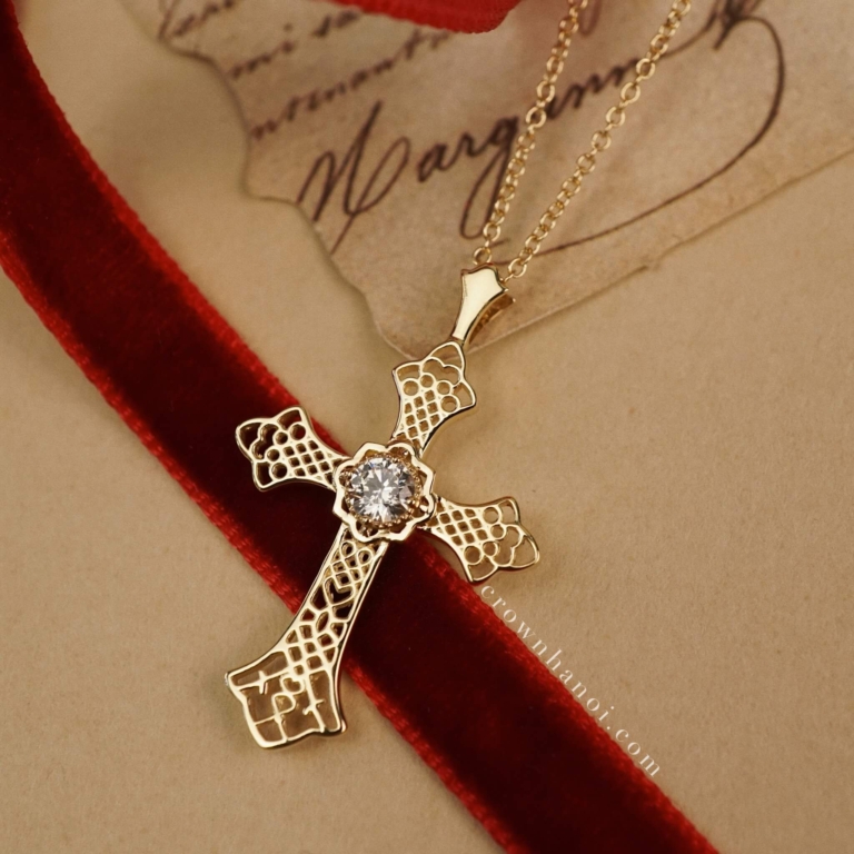 VINTAGE CROSS NECKLACE