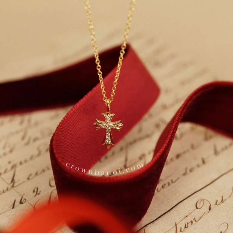 FLEUR MINI CROSS PAVE NECKLACE