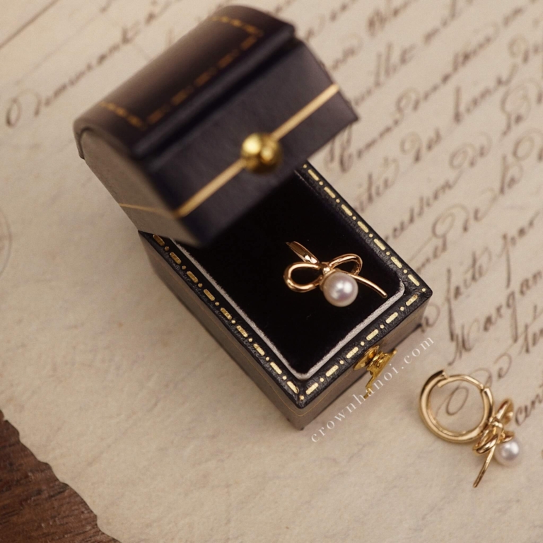 BOW PEARL EARRINGS