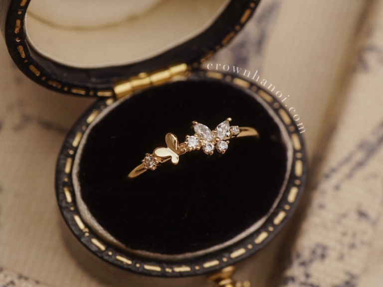 DAINTY BUTTERFLY RING