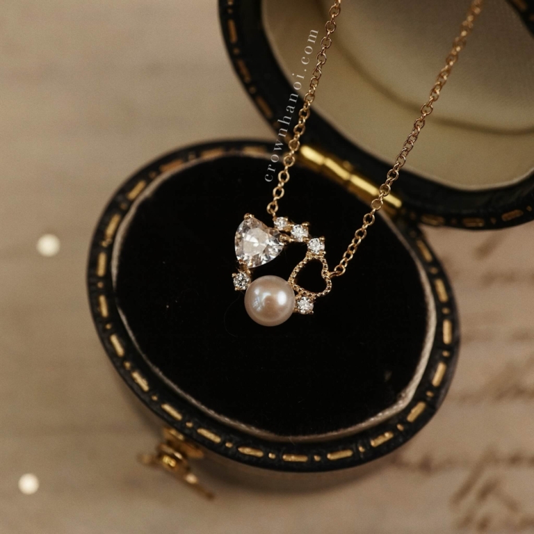 EROS LOVE NECKLACE