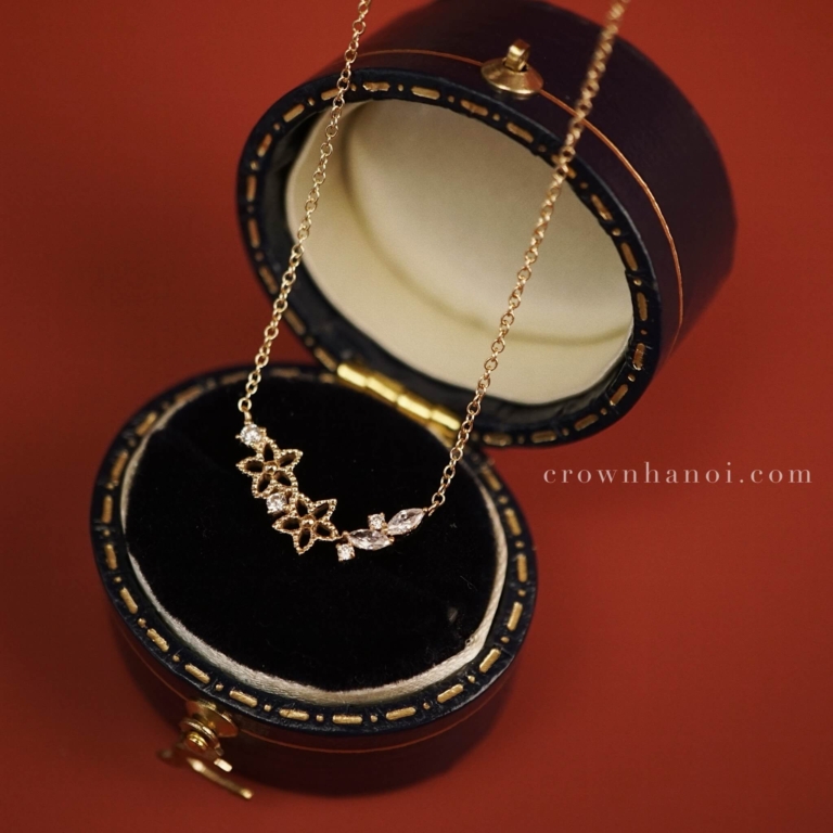 BLOSSOM DREAM NECKLACE