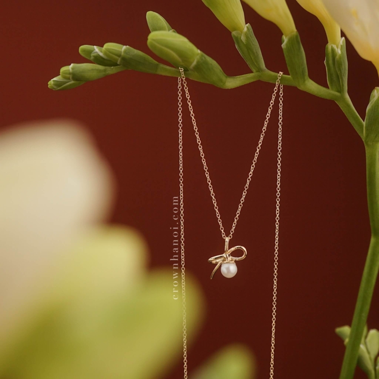 BOW PEARL NECKLACE