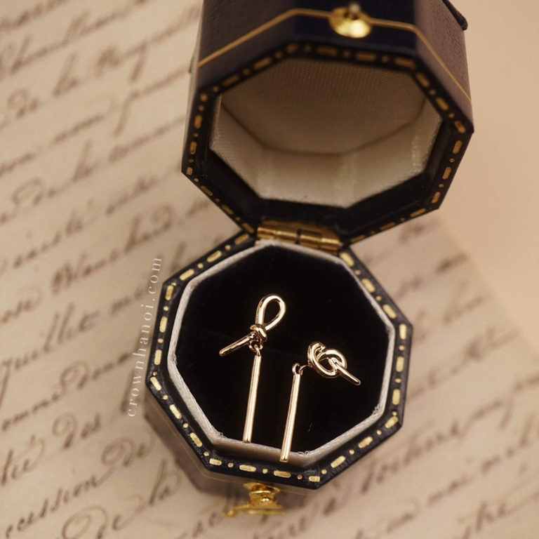 DAINTY KNOT EARRINGS