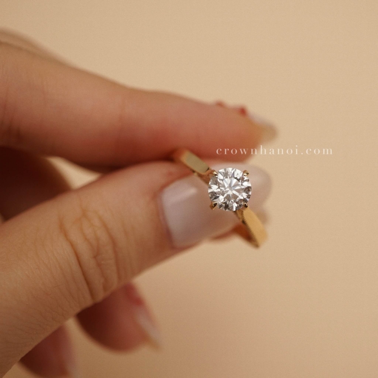 SOLITAIRE FRENCH PATTERN RING