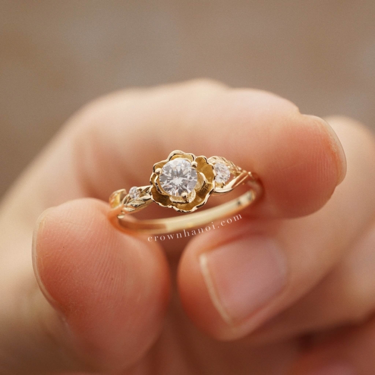 BLOOMING ROSE SOLITAIRE RING