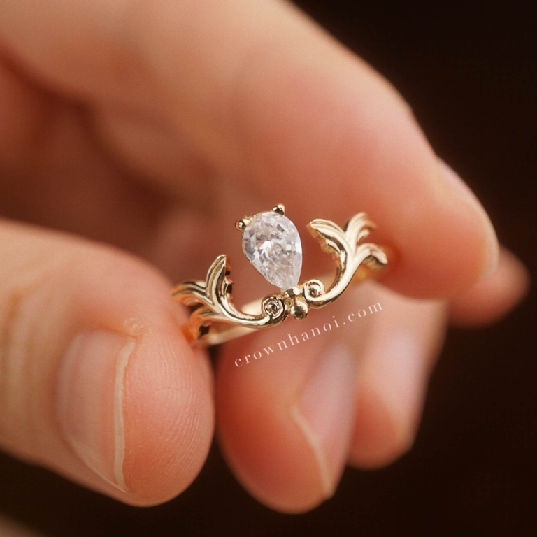 LAUREL SCEPTER RING