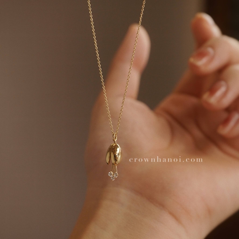 SNOWDROP NECKLACE