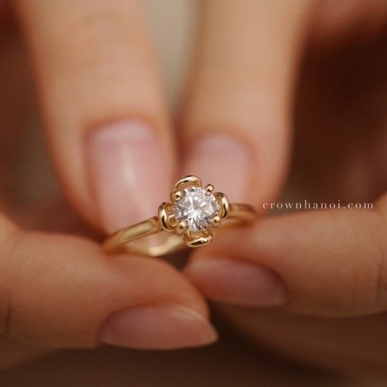 BLOOMING PETALS RING