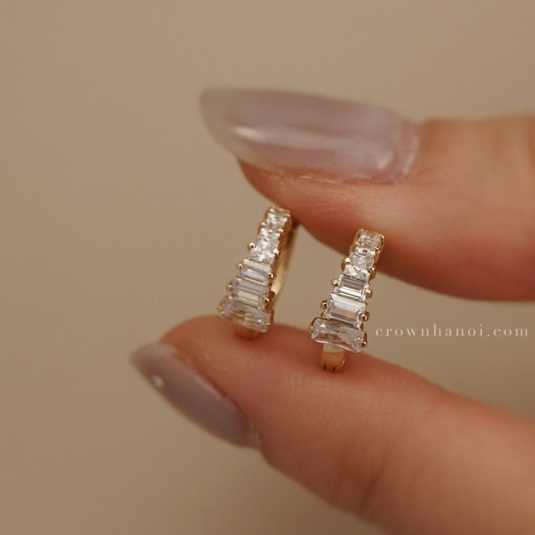 MIXED CUT GRADUATED HOOP EARRINGS