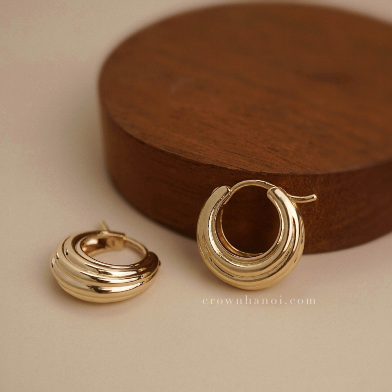 RIDGE GRADUATED HOOP EARRINGS