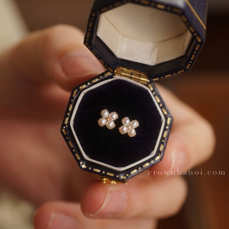 MINI PEARL CLOVER EARRINGS