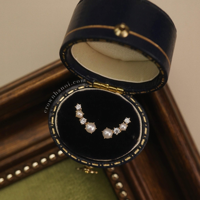 SMILEY PEARL EARRINGS