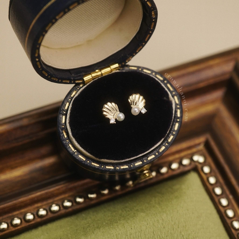 SHELL PEARL EARRINGS