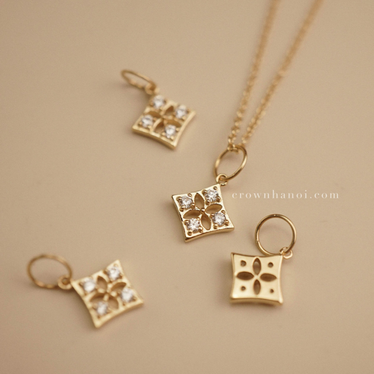 MOSAIC CLOVER NECKLACE