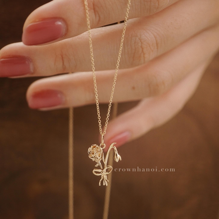 BIRTH FLOWER BOUQUET NECKLACE