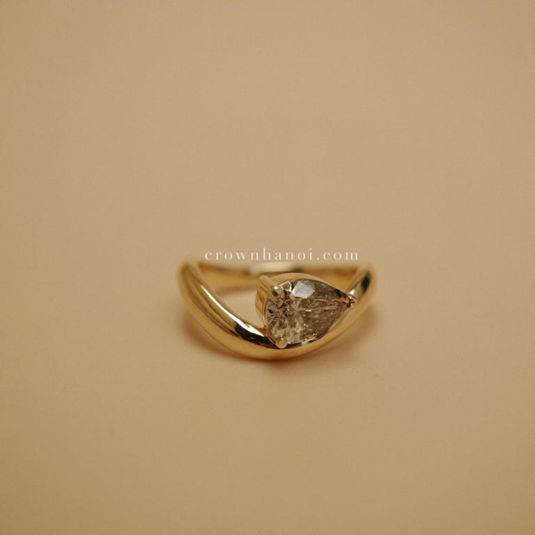 PEAR CHAMPAGNE DIAMOND WAVE RING