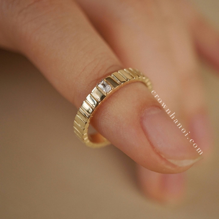 RECTANGLE RIBBED BAND RING