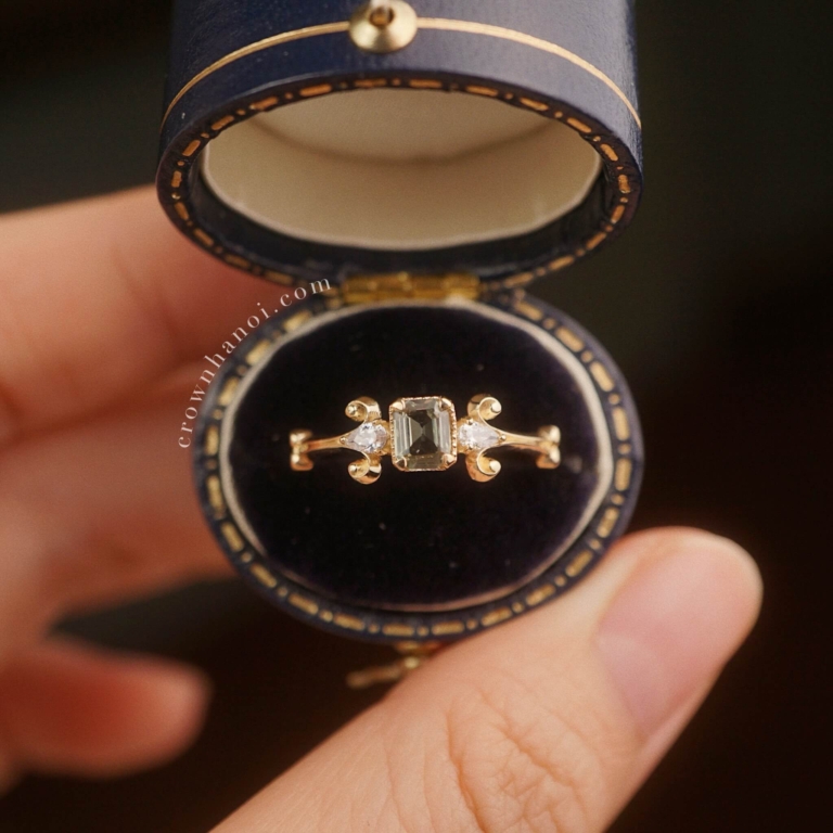 RECTANGLE SAPPHIRE SOLITAIRE PILLAR RING