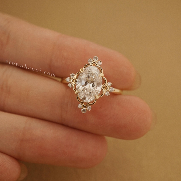 GRANDE OVAL CATHEDRAL SOLITAIRE RING
