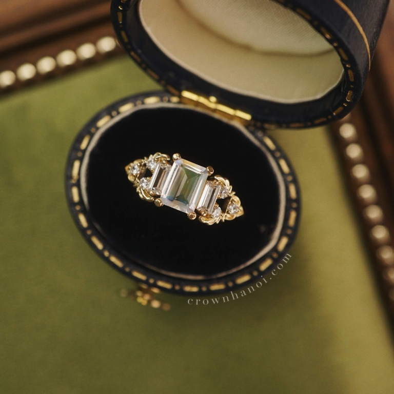 MOONSTONE EDEN RING