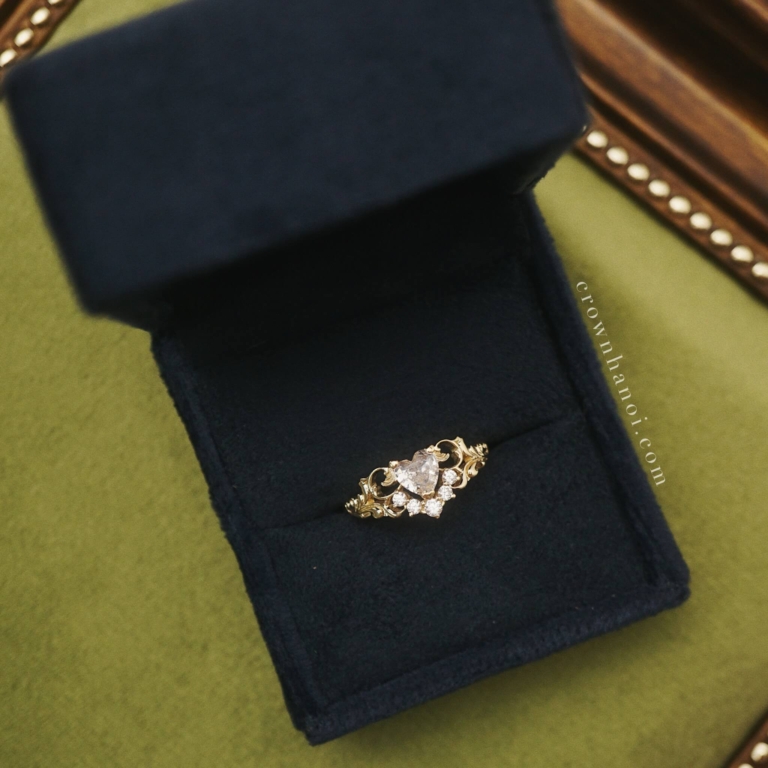 AMOUR VINE RING