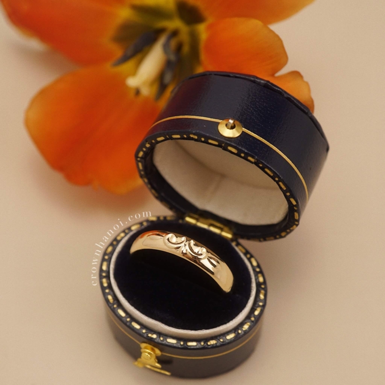 CARVE VINE RING