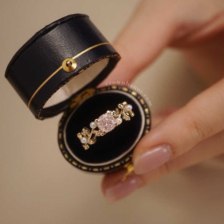 SOLITAIRE LILY VALLEY RING