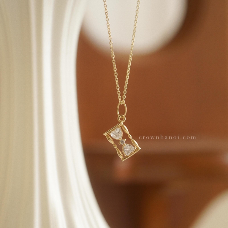 HOURGLASS NECKLACE