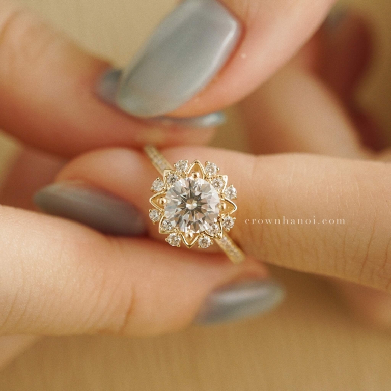 FROST FLOWER SOLITAIRE PAVE RING
