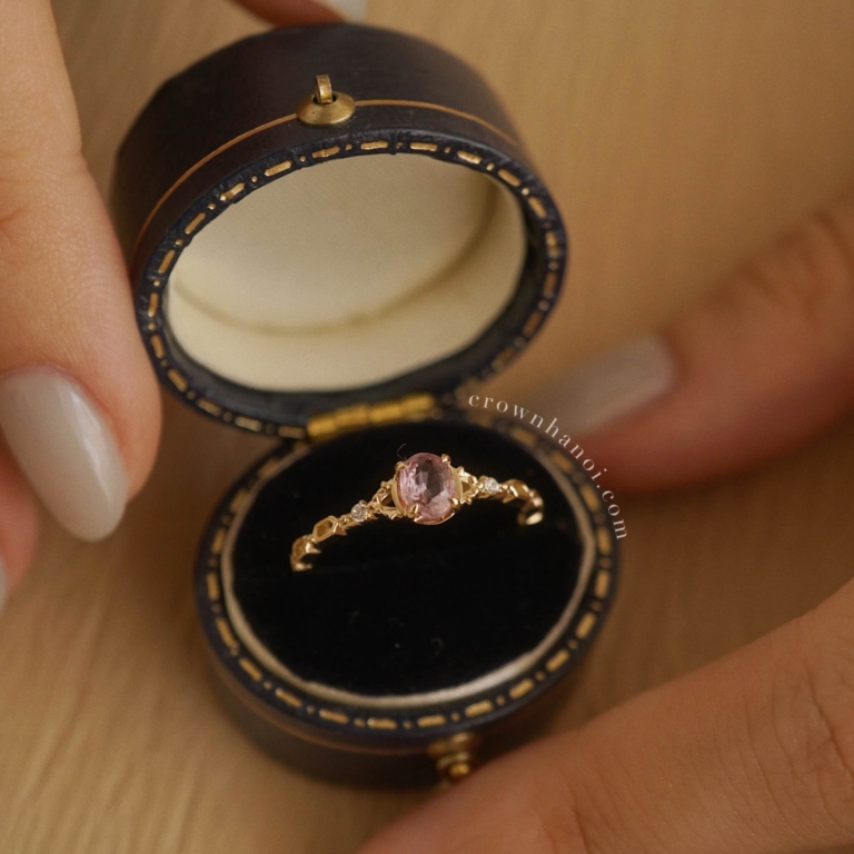 OVAL GRACE RING