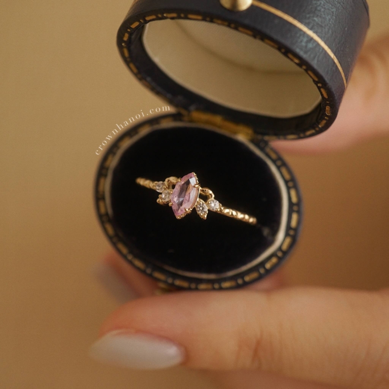 PETAL LIGHT RING