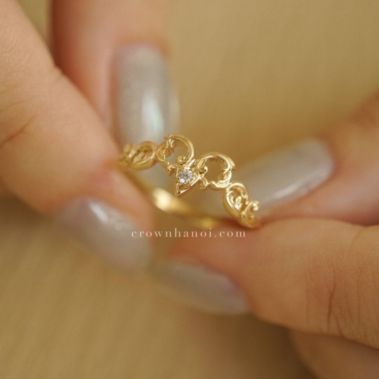 LAUREL HEARTPOINT RING