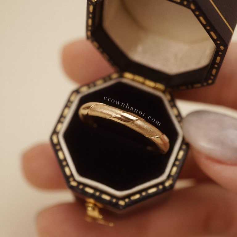 SPIRAL TRACE RING