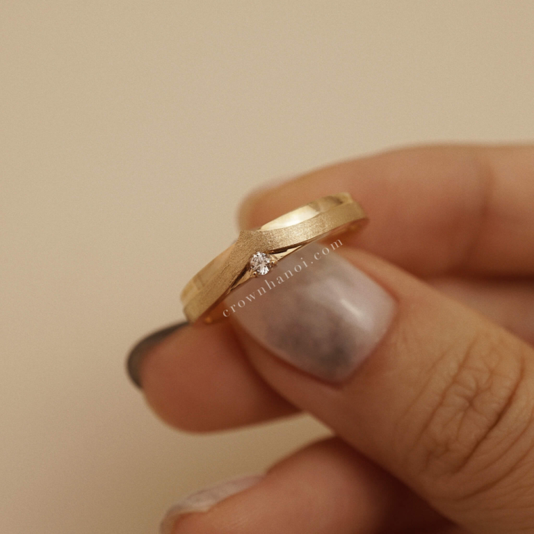CONTOUR BAND RING