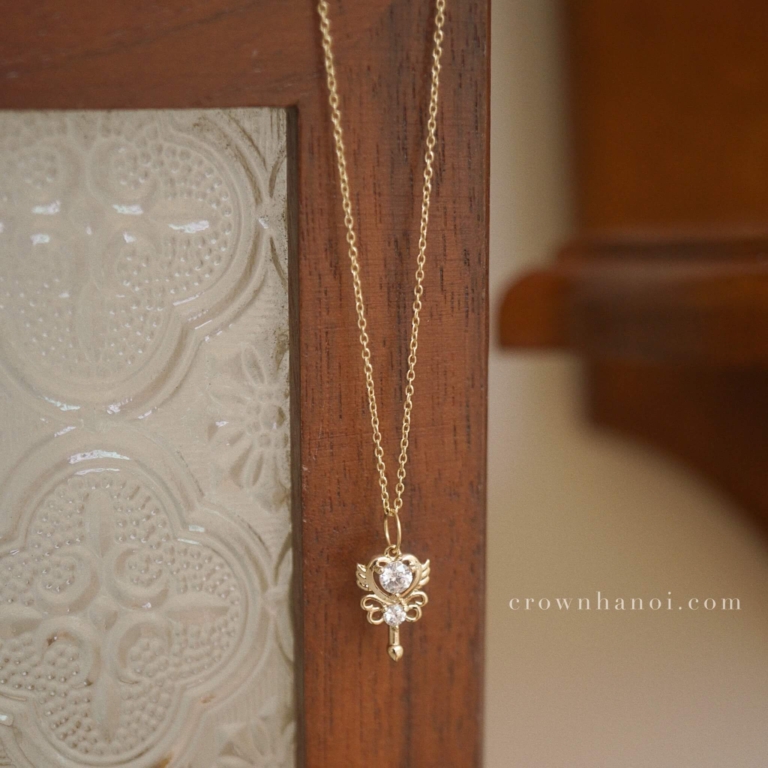 ETERNAL TIARE WAND NECKLACE