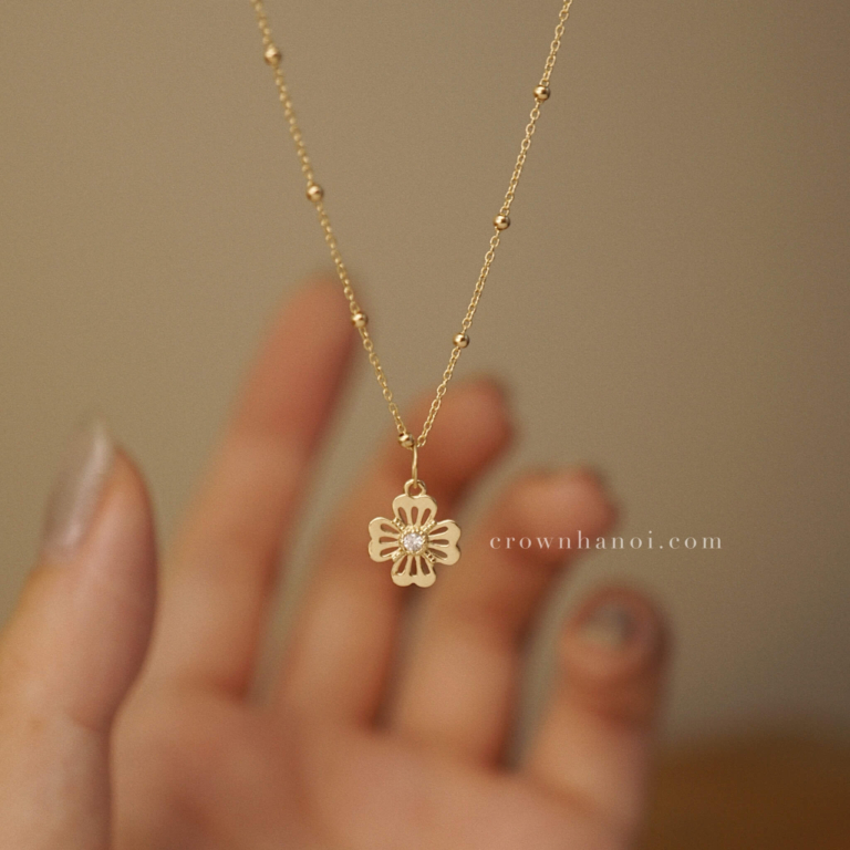 CLOVER BLOOM DOT CHAIN NECKLACE