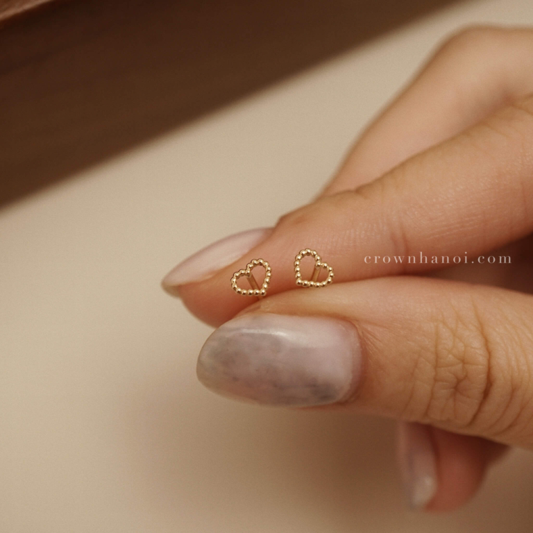 TINY HEART MILGRAIN EARRINGS
