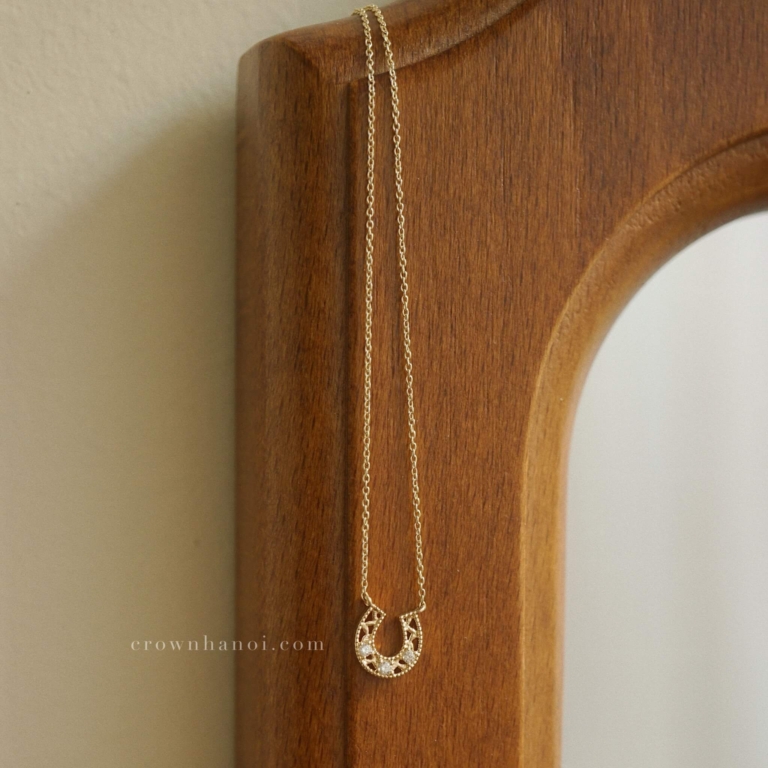FORTUNE HORSESHOE NECKLACE