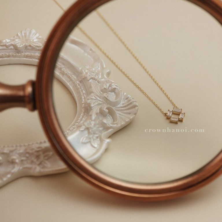 SQUARE GATE NECKLACE