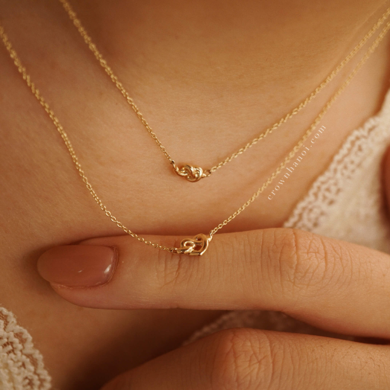 MINI KNOT NECKLACE